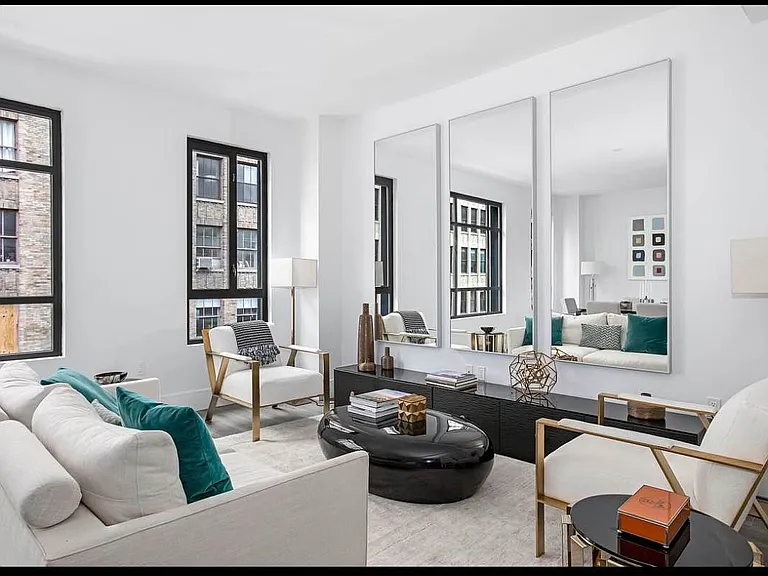 231 W 26th St #6 — Photo 1