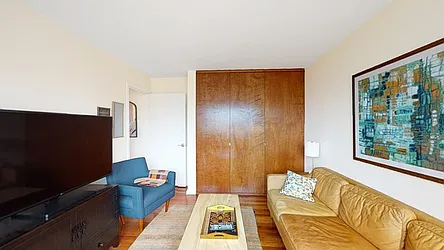 Rented by Green Line Realty