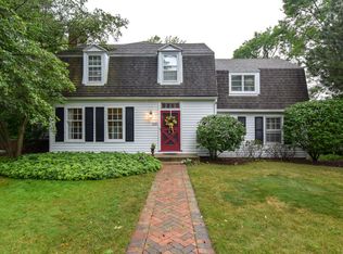 7729 N Links Way, Fox Pt, WI 53217