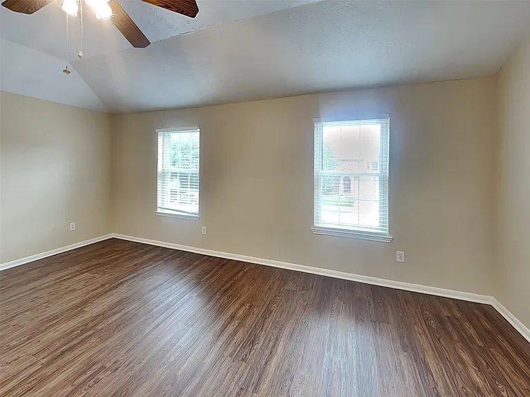 26887 Castlecliff Ln — Photo 12