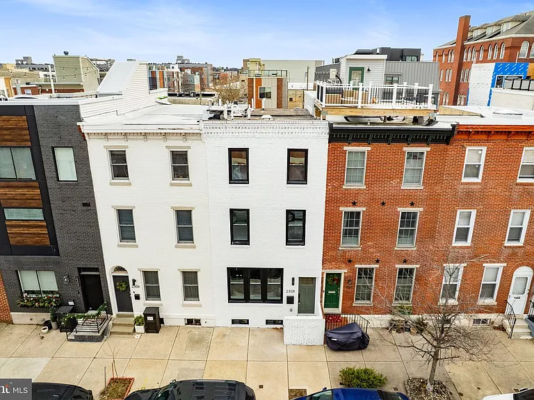 2308 Christian St — Photo 2