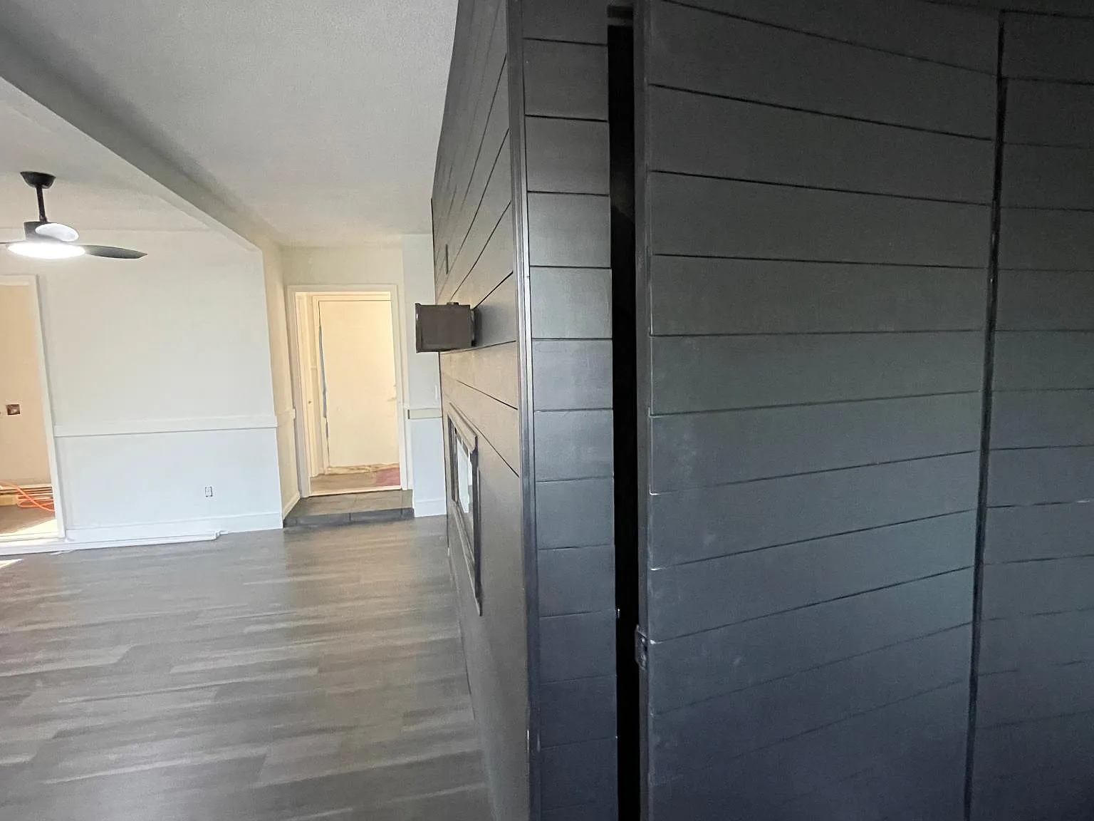 910 Clearmont Dr — Photo 3