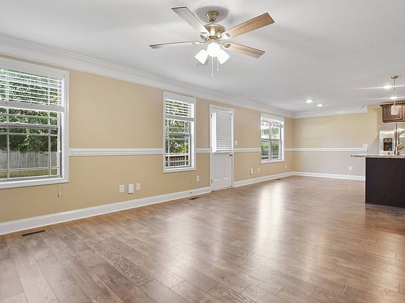 4th image of 512 Sourwood Dr