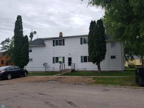 126 3rd Ave S #4, Wahpeton, ND 58075