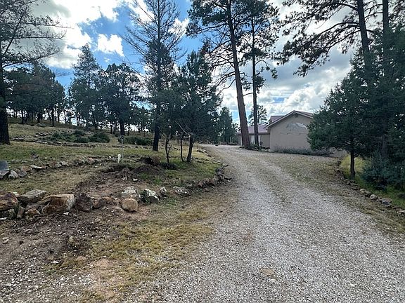 2nd image of 102 Rim Rd