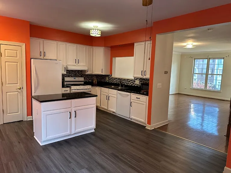 14066 Madrigal Dr — Photo 10