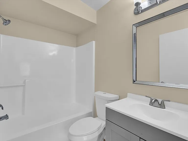 2405 Northlake Dr — Photo 11