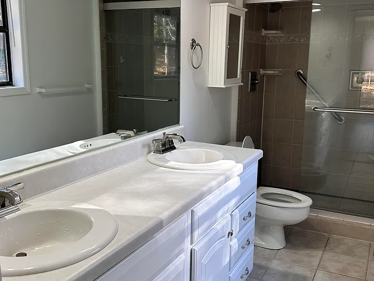 580 Burning Tree Rd — Photo 9