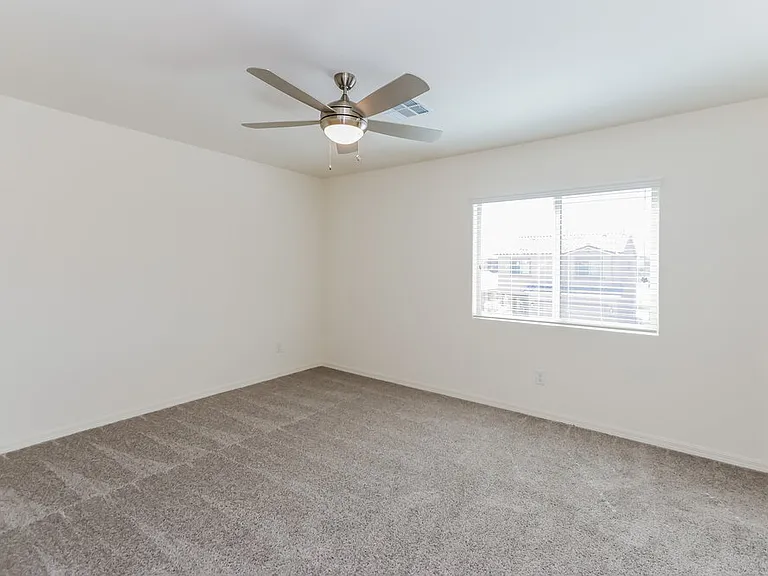 1704 Desert Path Ave — Photo 9