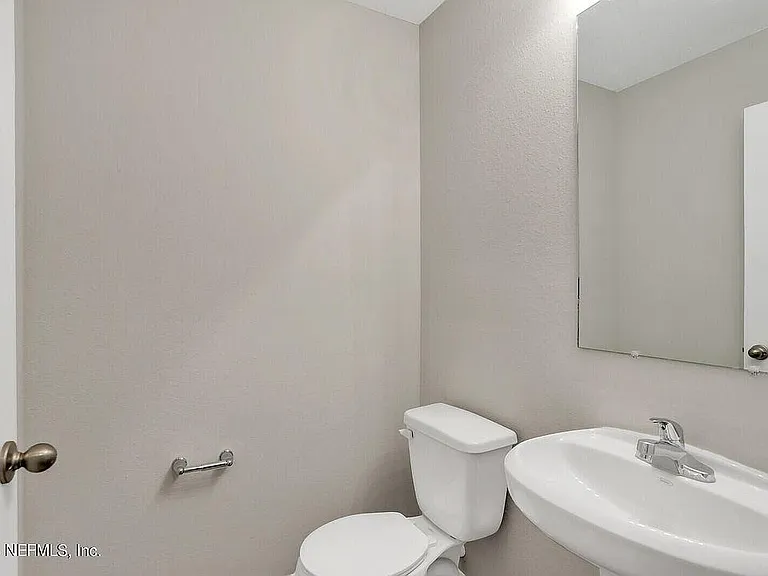 723 & 725 James St — Photo 8