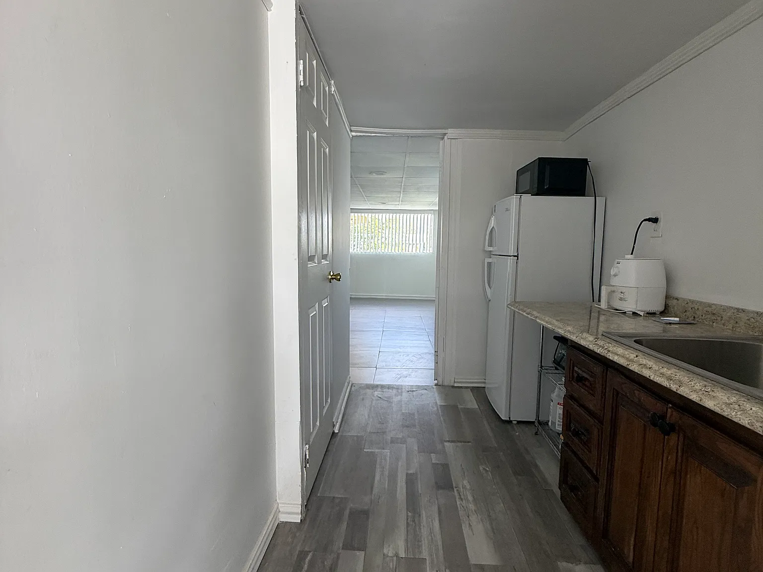Studio, 360 sqft, $1,200 — Photo 4