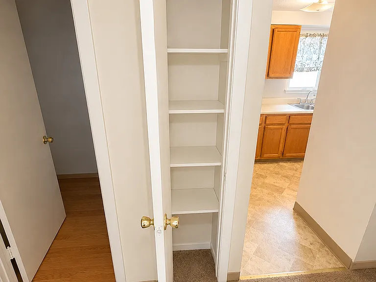 655 Talcottville Rd — Photo 9