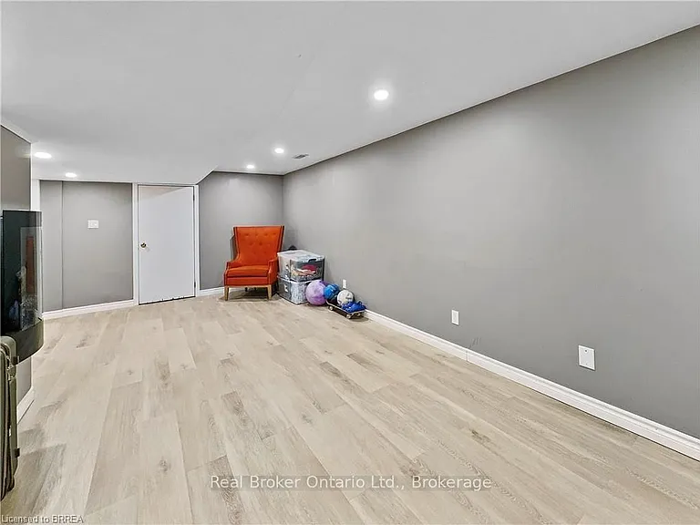 3 Westview Ave — Photo 24