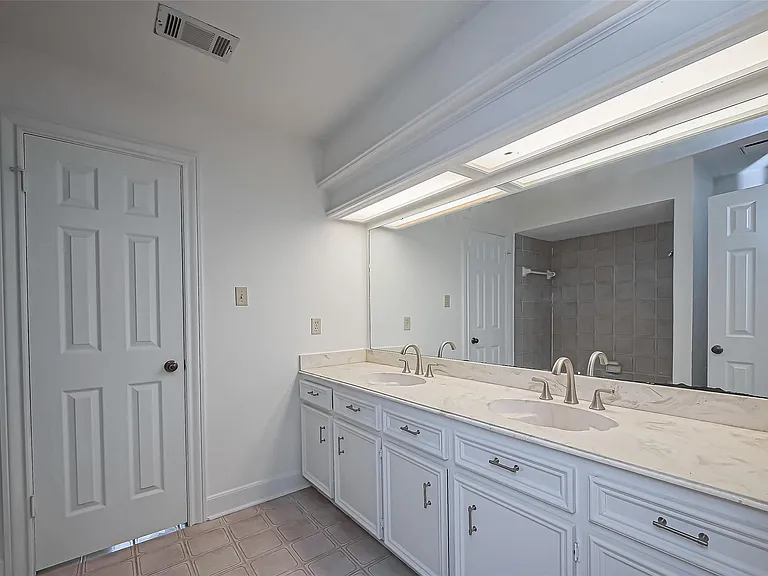 18307 Champion Forest Dr — Photo 25
