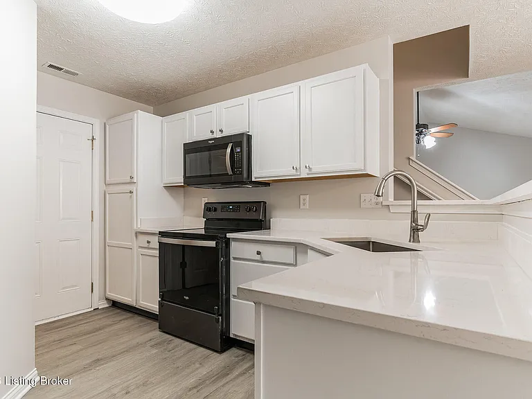7121 Blue Stream Ct — Photo 10