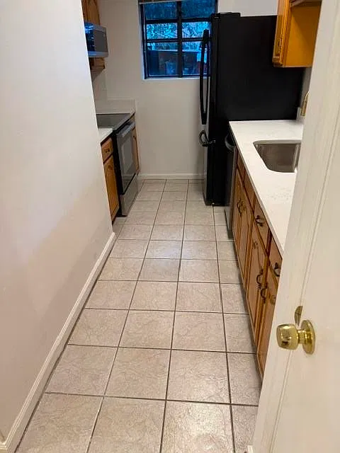 2 bed, 1008 sqft, $1,595 — Photo 4