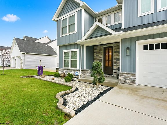 2nd image of 206 Farm Brook Ln