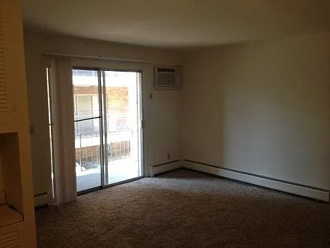 2 bed, 1.5 bath, 850 sqft, $850 — Photo 3