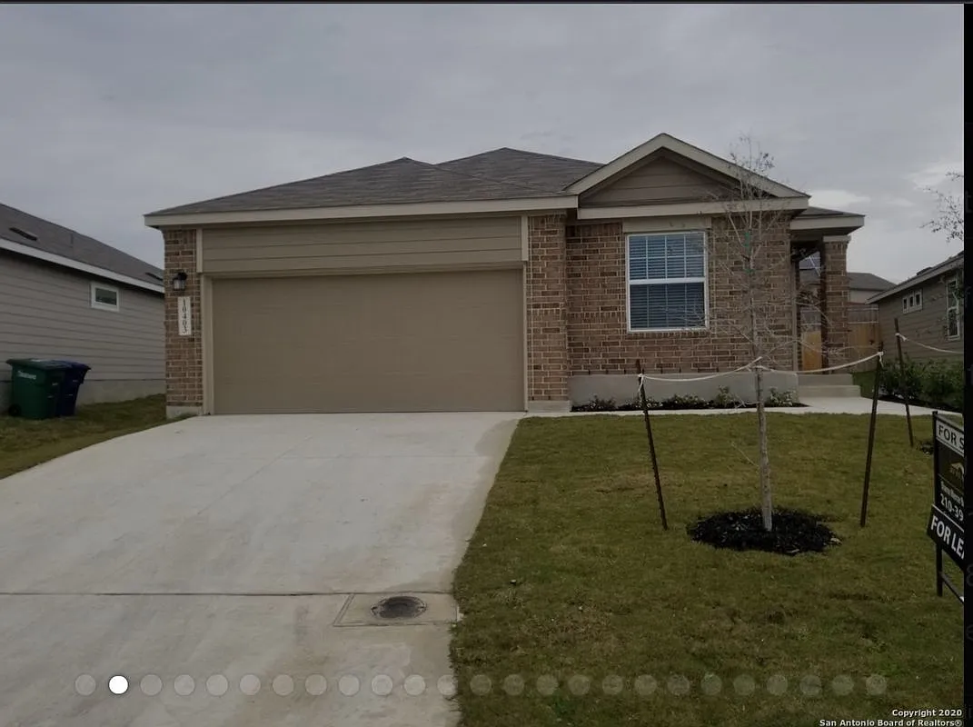 4 bed, 2.0 bath, 1699 sqft, $1,775 — Photo 2