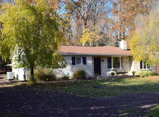 77 Great Oaks Dr, Nesquehoning, PA 18240