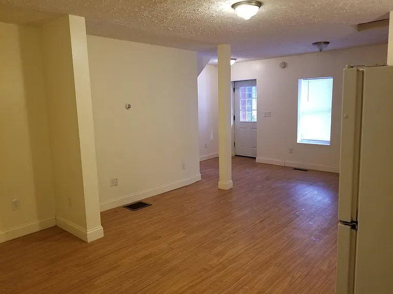 308 E Main St — Photo 9