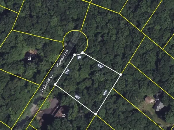 22 Highland Ln, Hawley, PA 18428