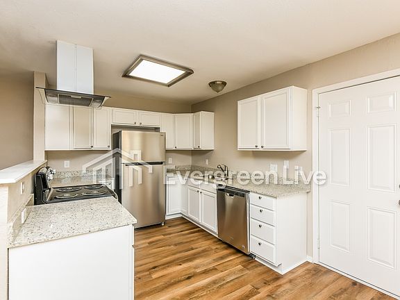 4th image of 908 Sugar Plum Ln