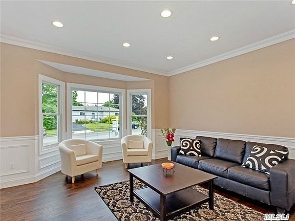 3rd image of 6 Charlotte Pl