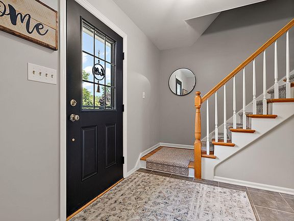 4th image of 304 Salem Ct