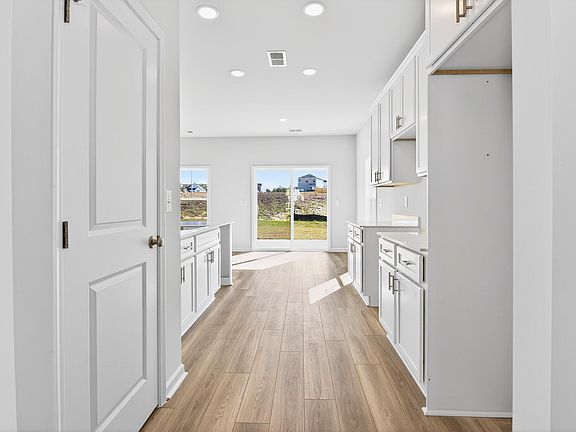 4th image of 3686 Tanbark Oak Ln NW