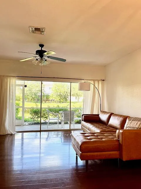2 bed, 1313 sqft, $1,750 — Photo 2