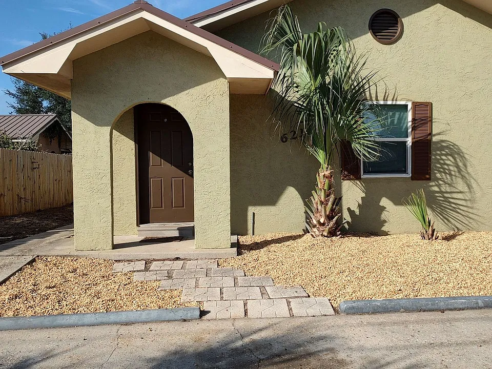 6217 Pinetree Ave