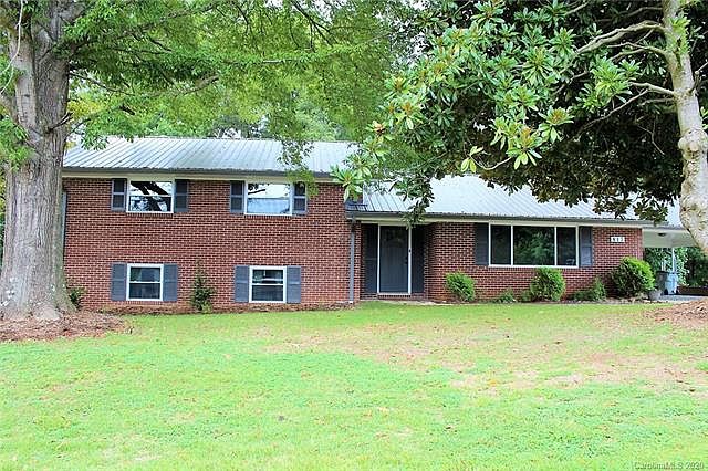 1st image of 817 Hawthorne Dr NE