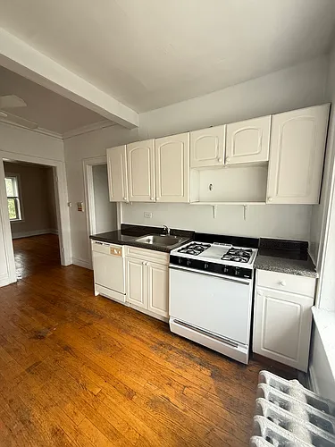 2853 W Berteau Ave Photo 1