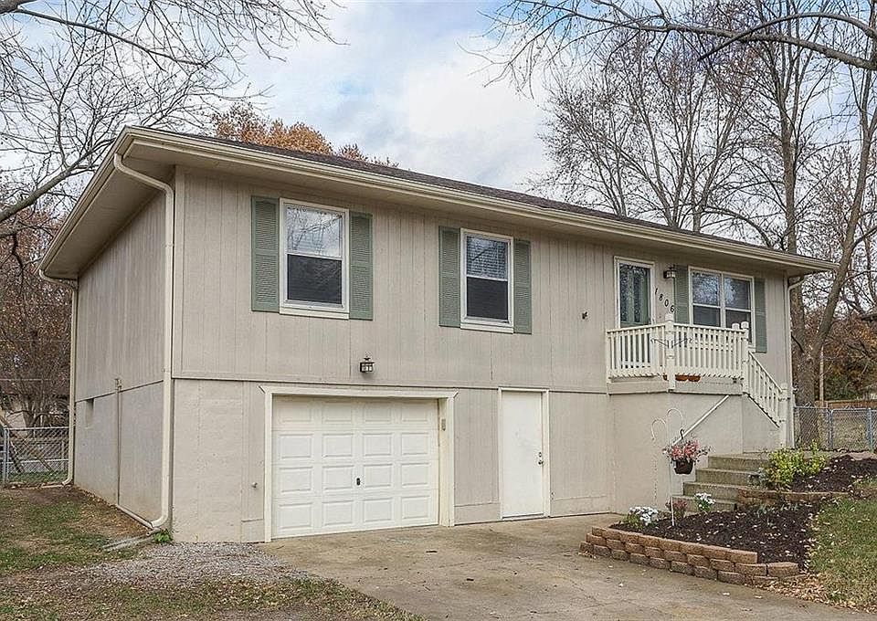 1st image of 1806 Parkwood Dr