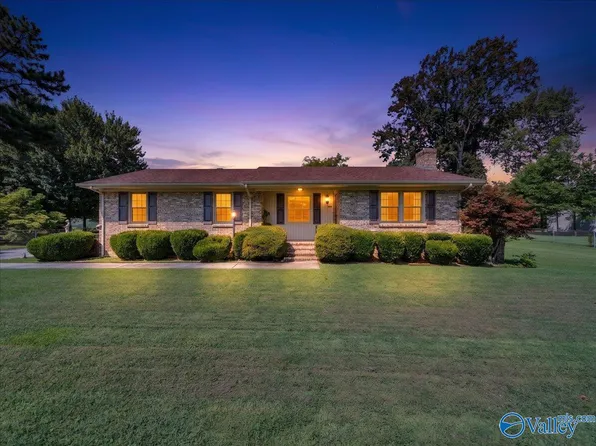 1707 Pine St, Athens, AL 35611