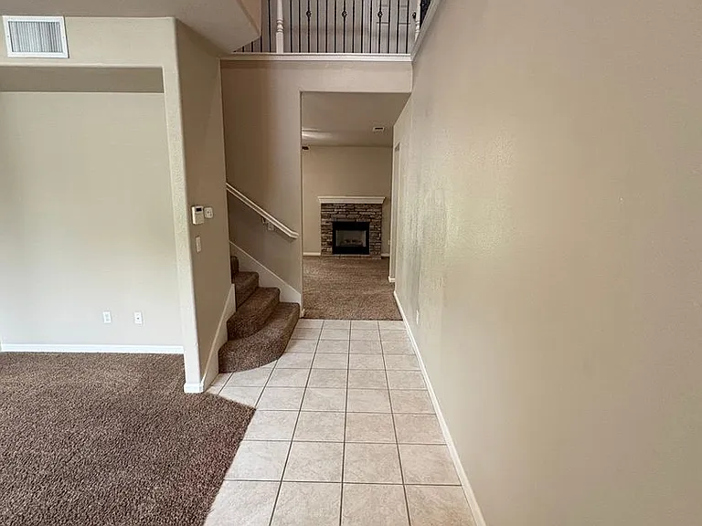 1249 N Julieann Ct — Photo 36