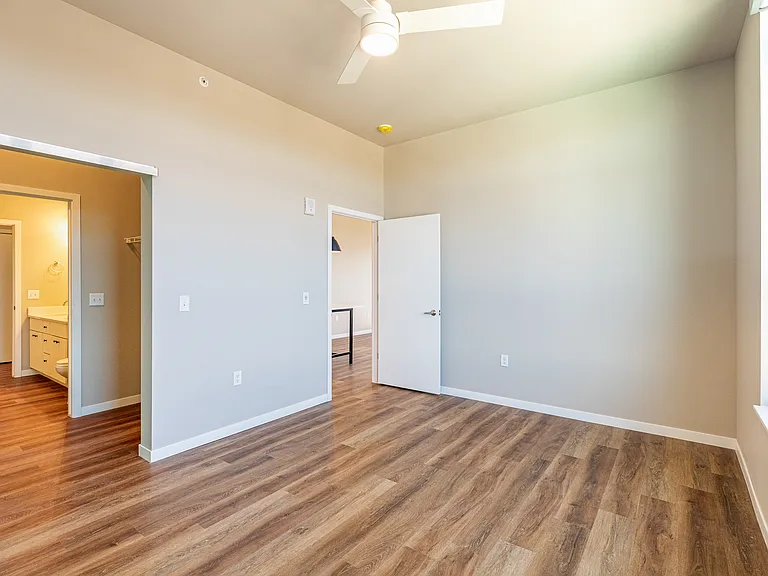 Talon Apartments — Photo 6