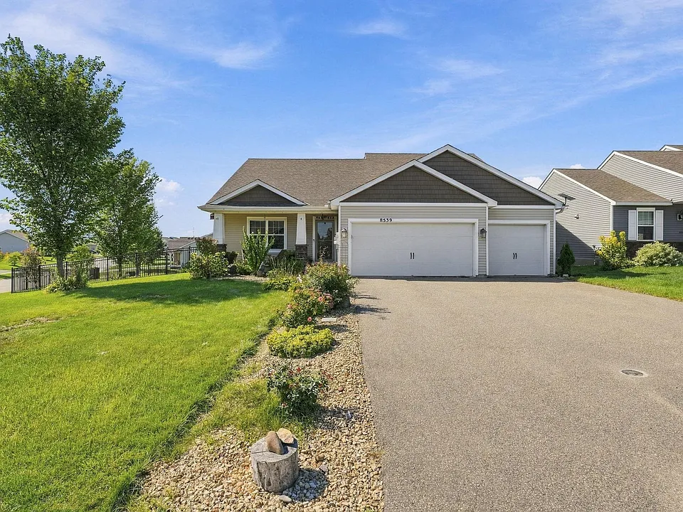 8539 Titanium Cir