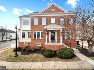 8896 Song Sparrow Dr, Gainesville, VA 20155