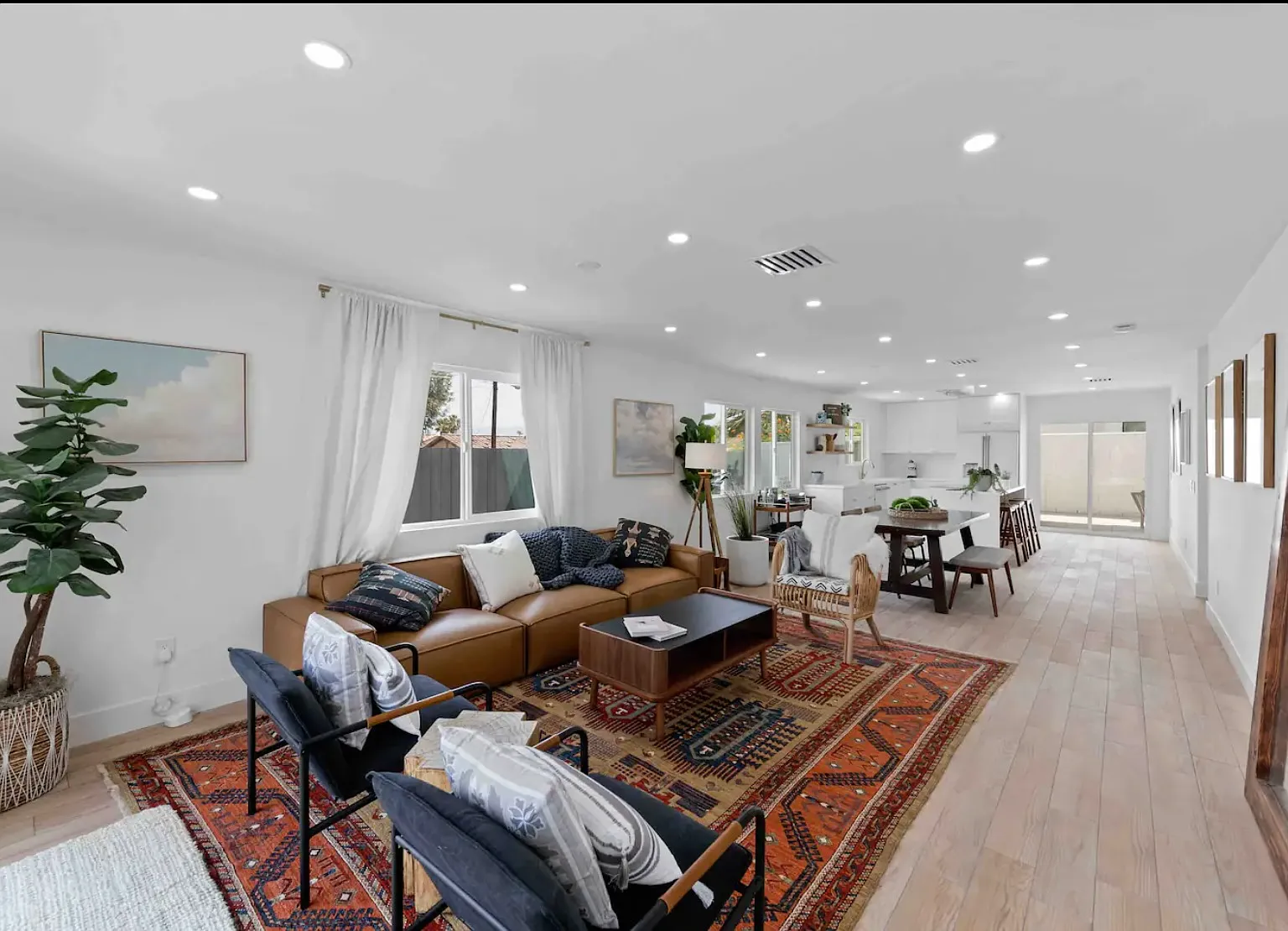 4 bed, 1500 sqft, $4,125 — Photo 2