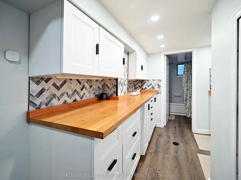 1335 Woodbine Ave — Photo 2