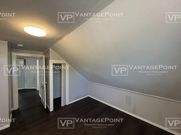 945 Velp Ave — Photo 9