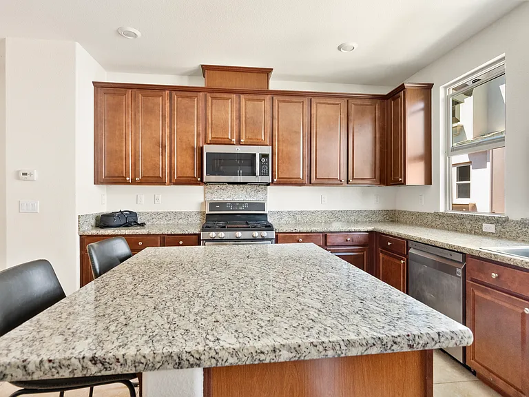 2703 Ferrara Cir — Photo 3