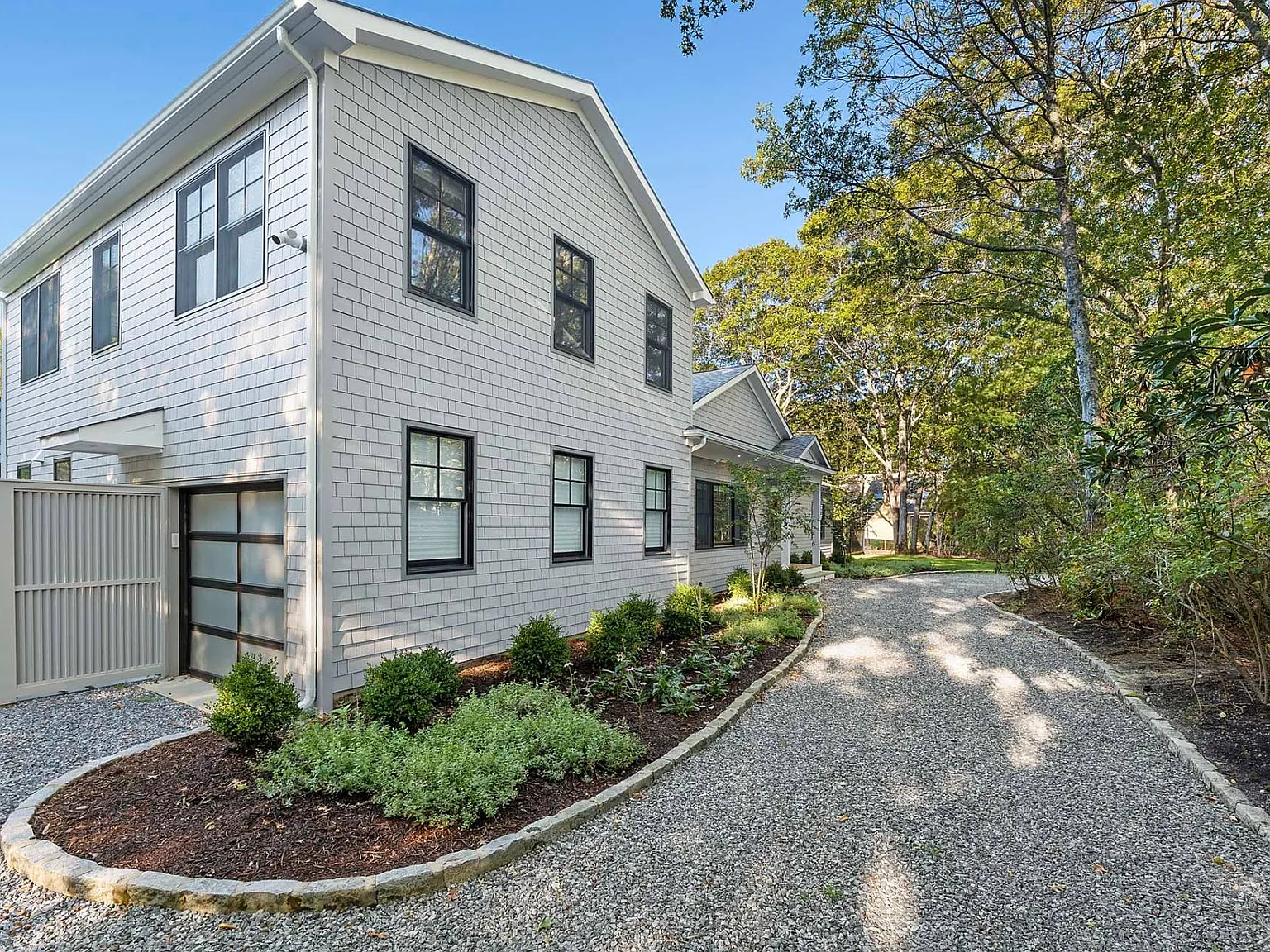 Newly Renovated Quogue Village with Pool and Tennis — Photo 2