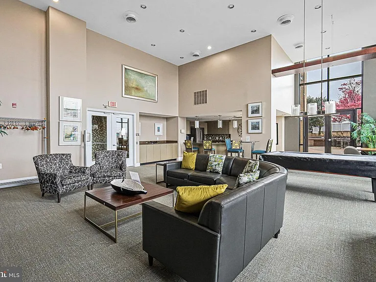 2451 Midtown Ave #1007 — Photo 31
