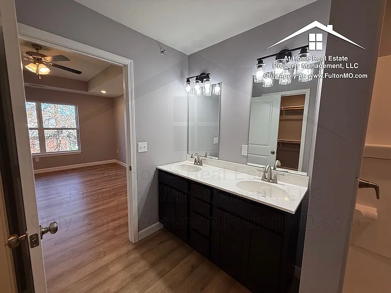 2620 N Bluff St #101 — Photo 14