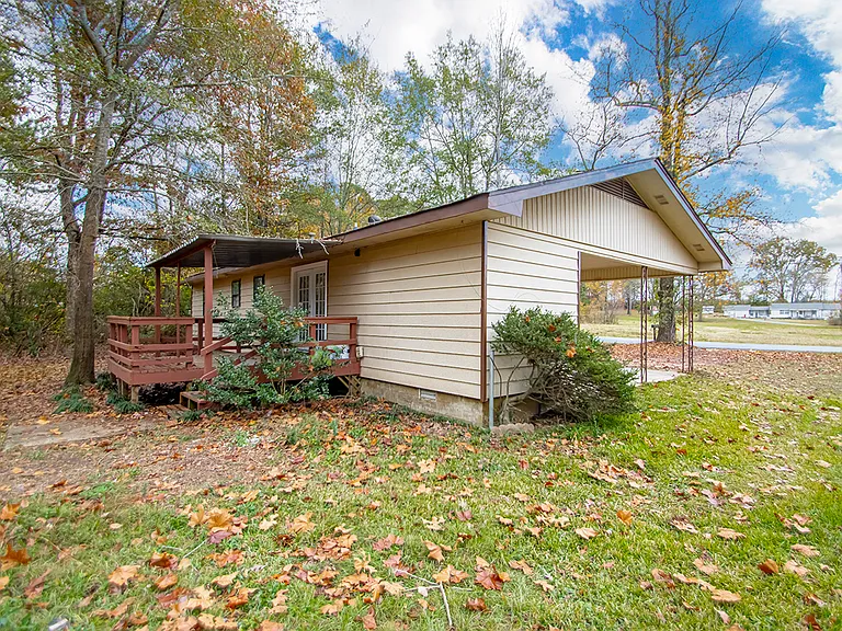 2601 Gattin Rd — Photo 26