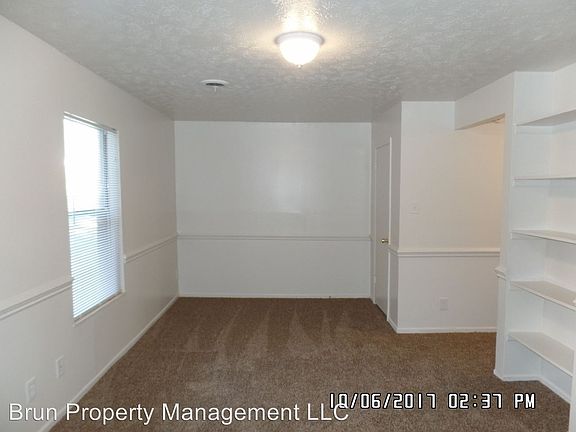 4th image of 1037 W Parkway Ave APT 09