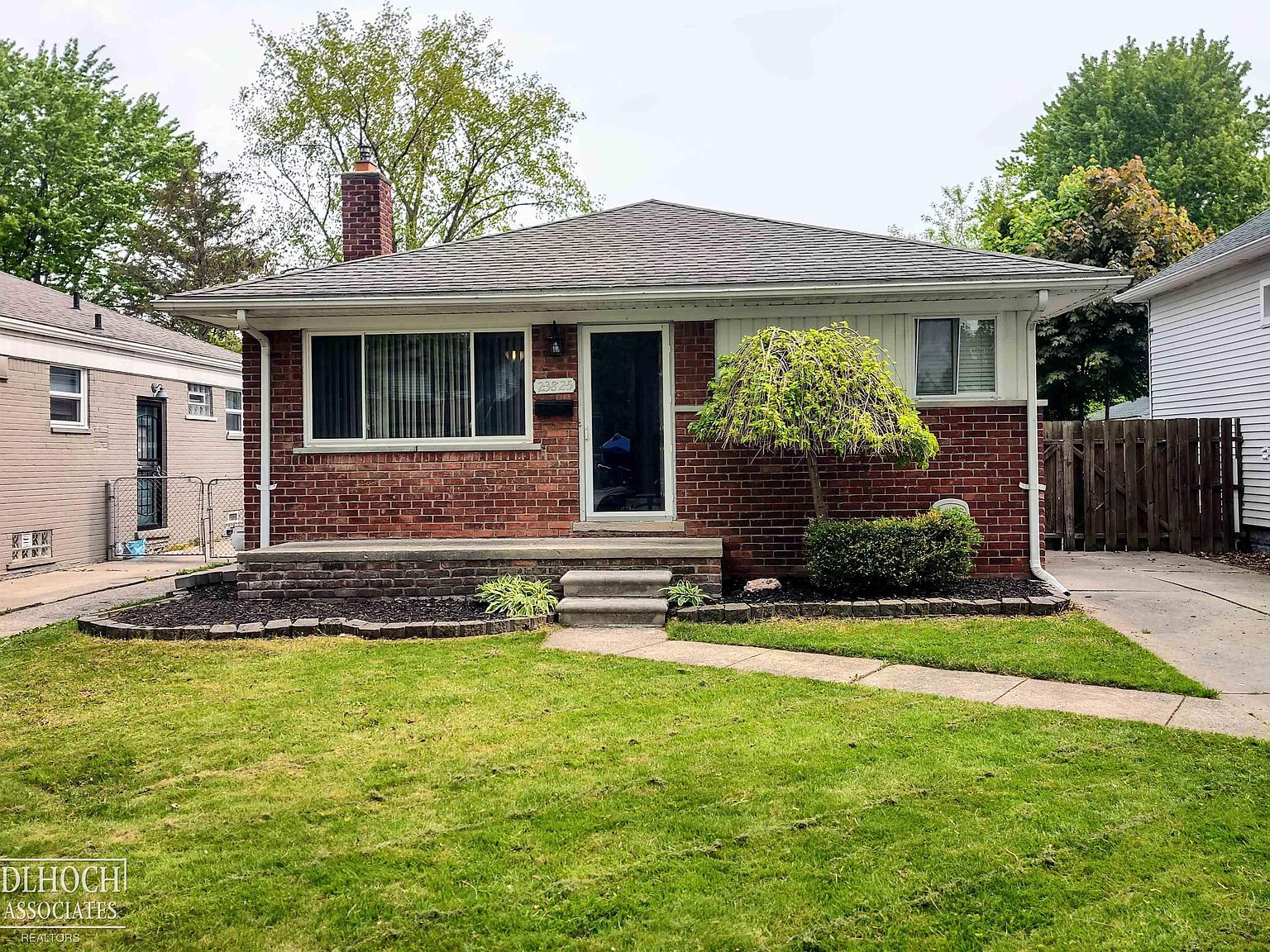 23825 Deziel St, Saint Clair Shores, MI 48082 Zillow
